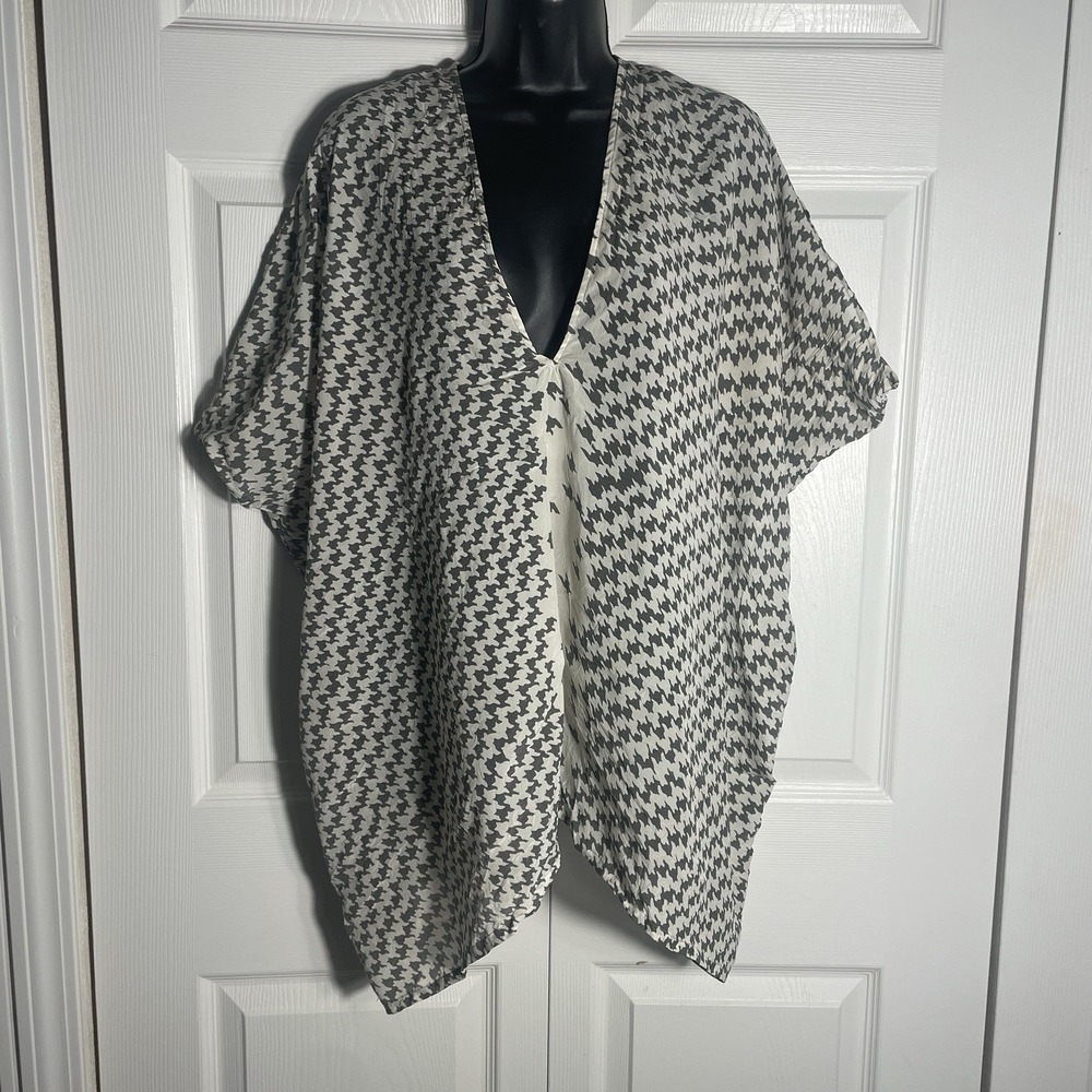 Biya 100% Silk Poncho Top Women XS Beige Green Oversized Johnny Was Boho Kimono